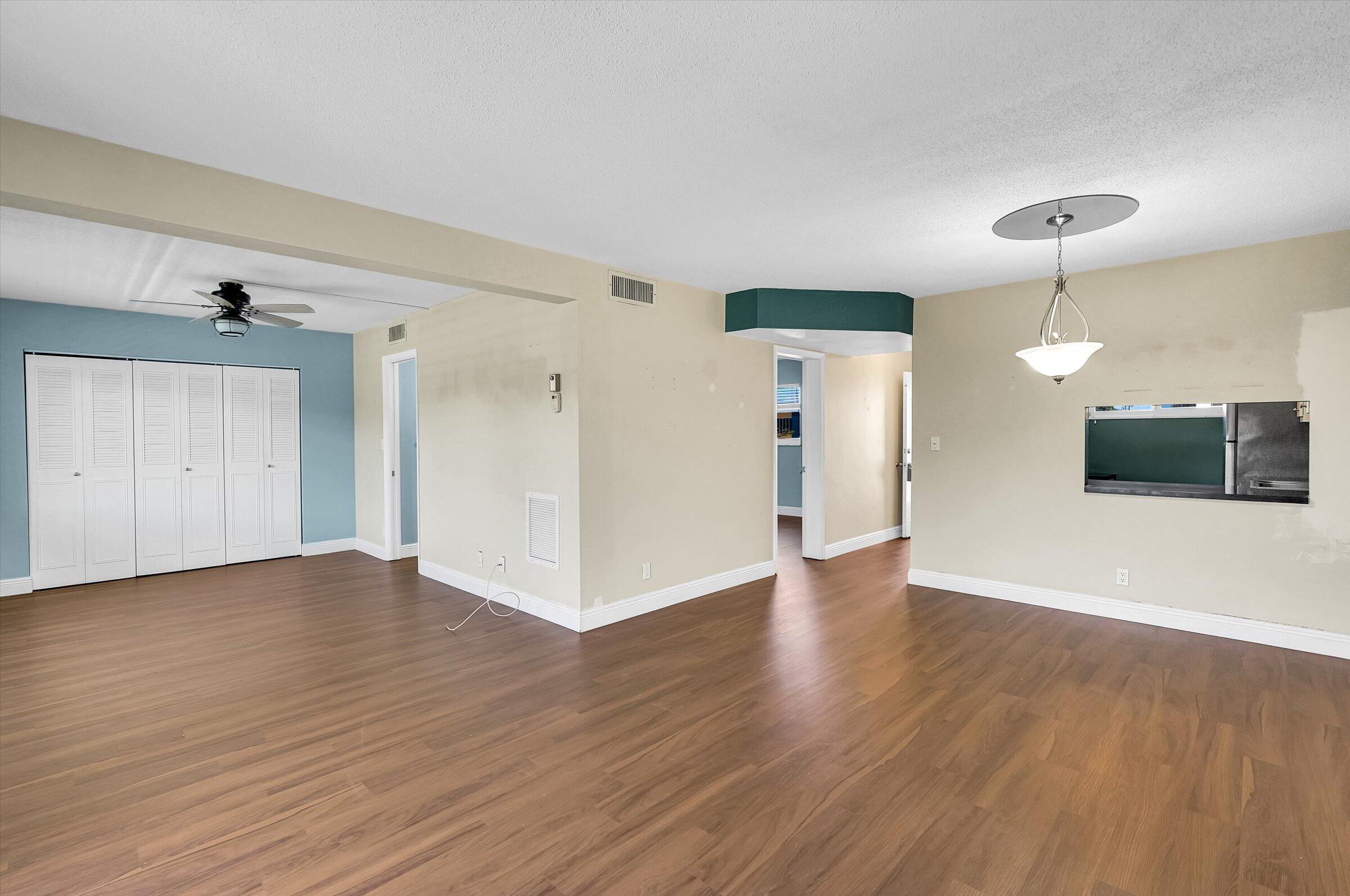2856 S Garden Dr Drive S 212 Property Photo 17