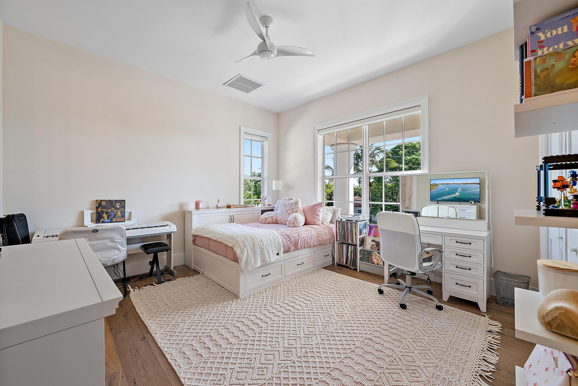 18137 Palm Point Drive Property Photo 46