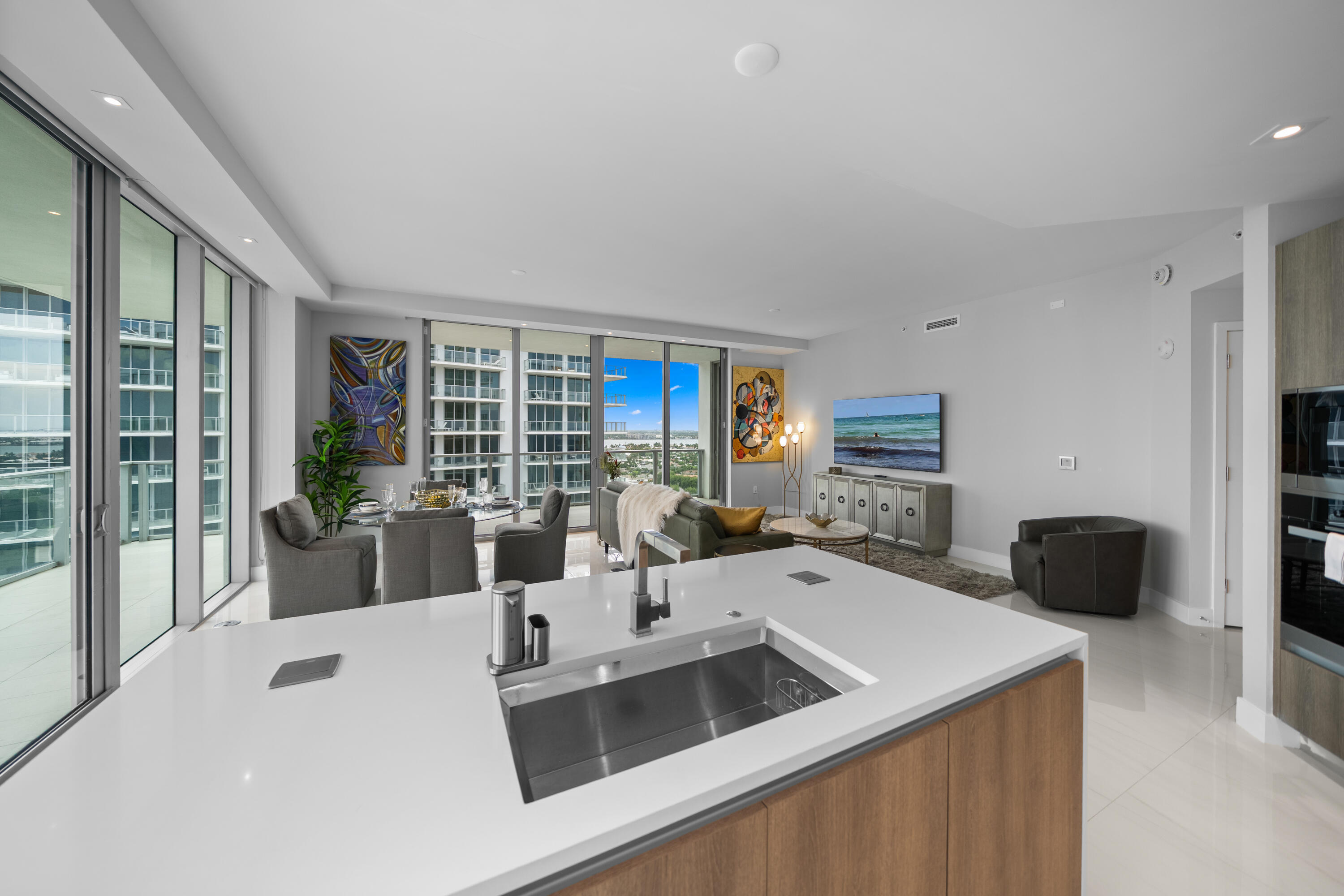 3100 N Ocean Drive H-1608 Property Photo 10