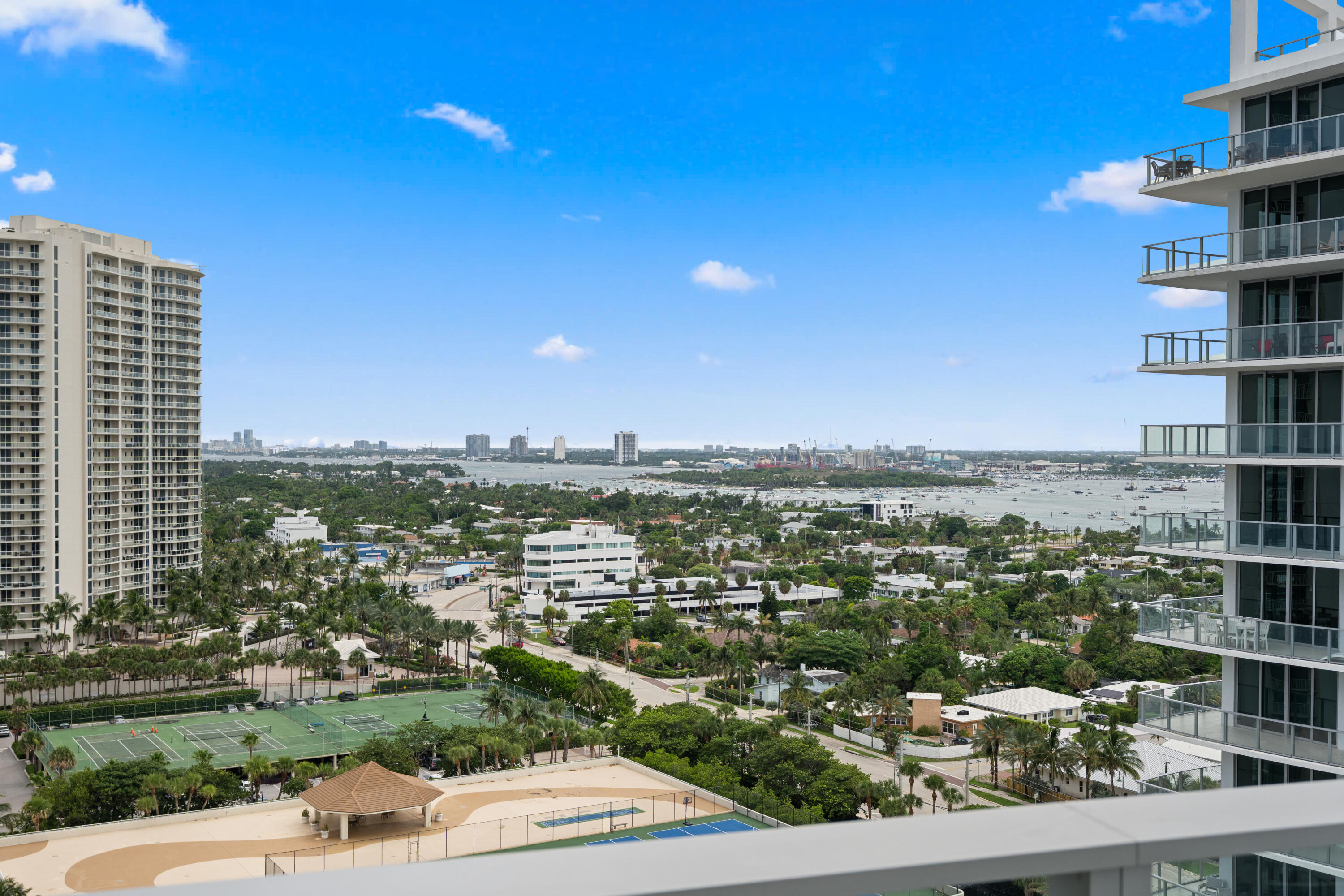 3100 N Ocean Drive H-1608 Property Photo 26