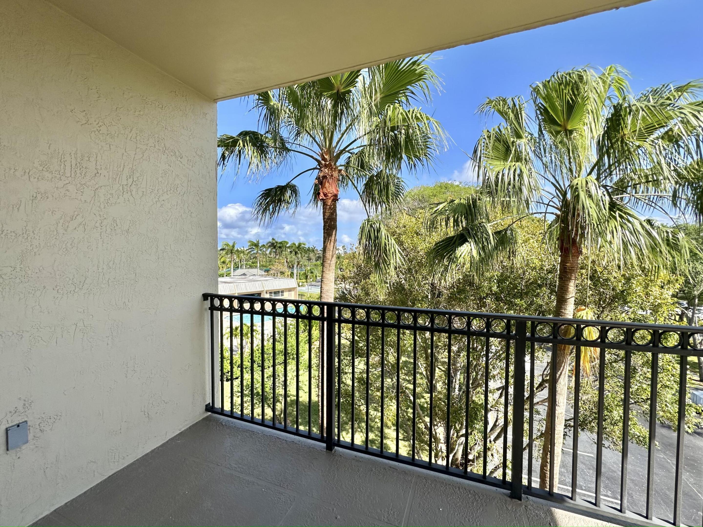 27 Royal Palm Way 406 Property Photo 36