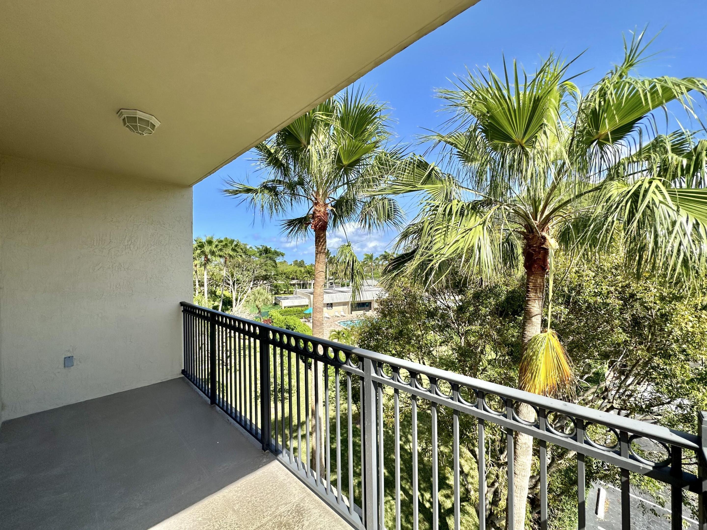 27 Royal Palm Way 406 Property Photo 37