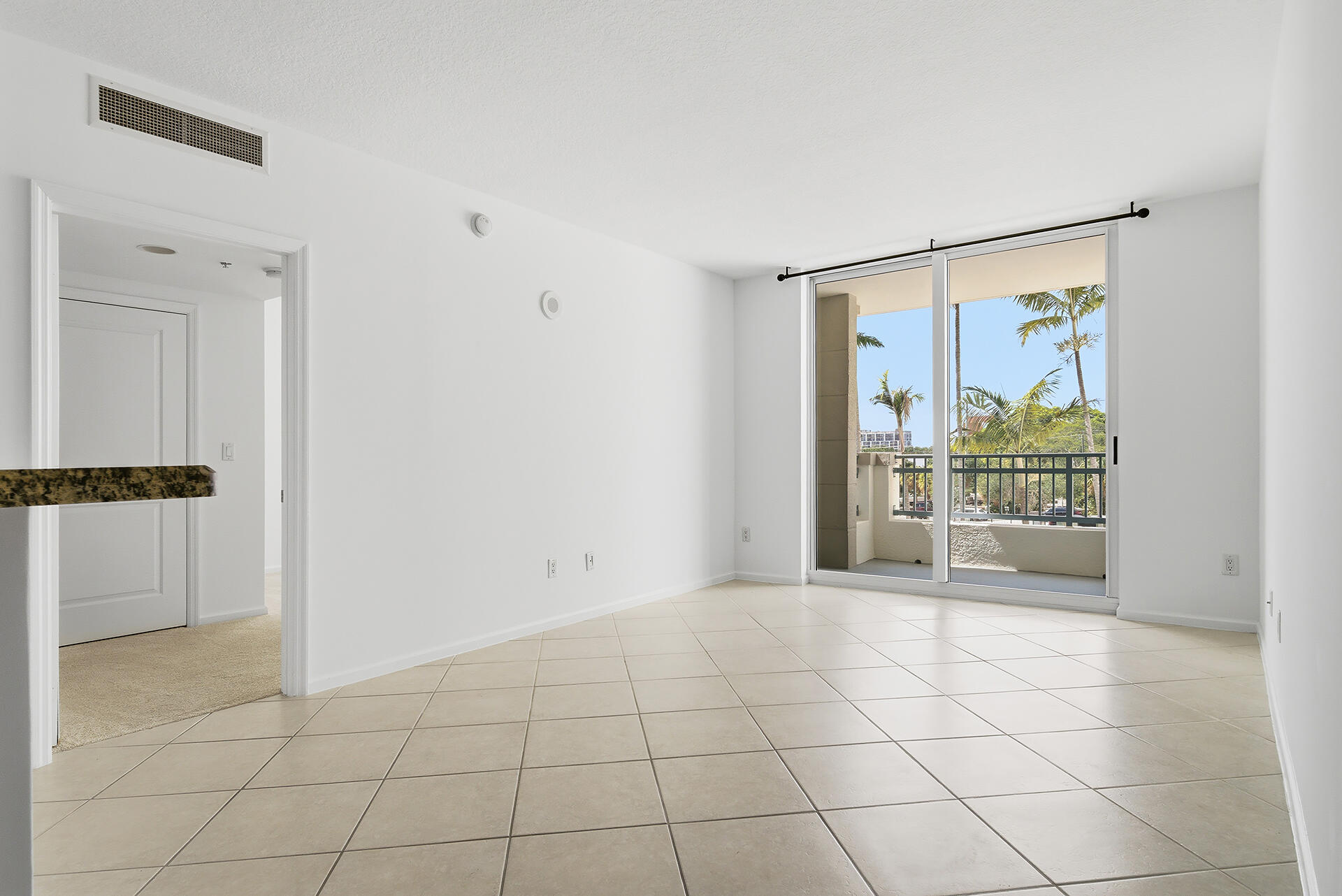 403 S Sapodilla Avenue 218 Property Photo 5