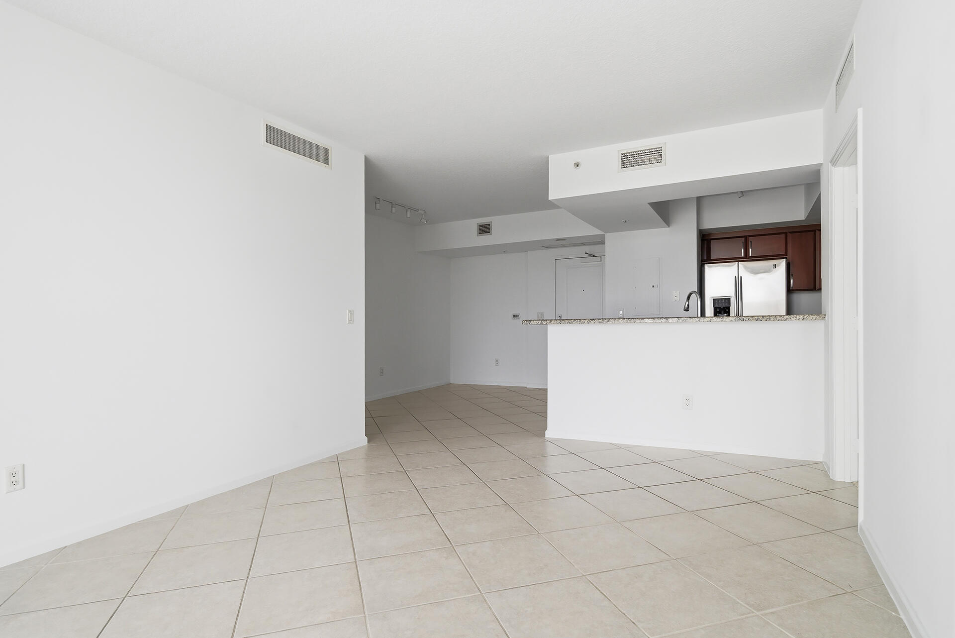 403 S Sapodilla Avenue 218 Property Photo 7