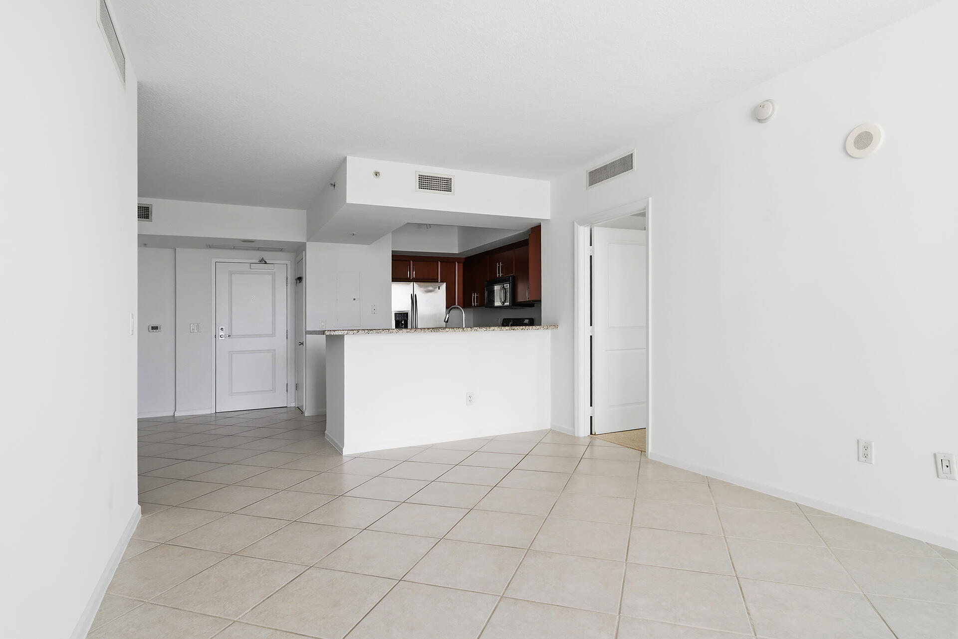 403 S Sapodilla Avenue 218 Property Photo 8