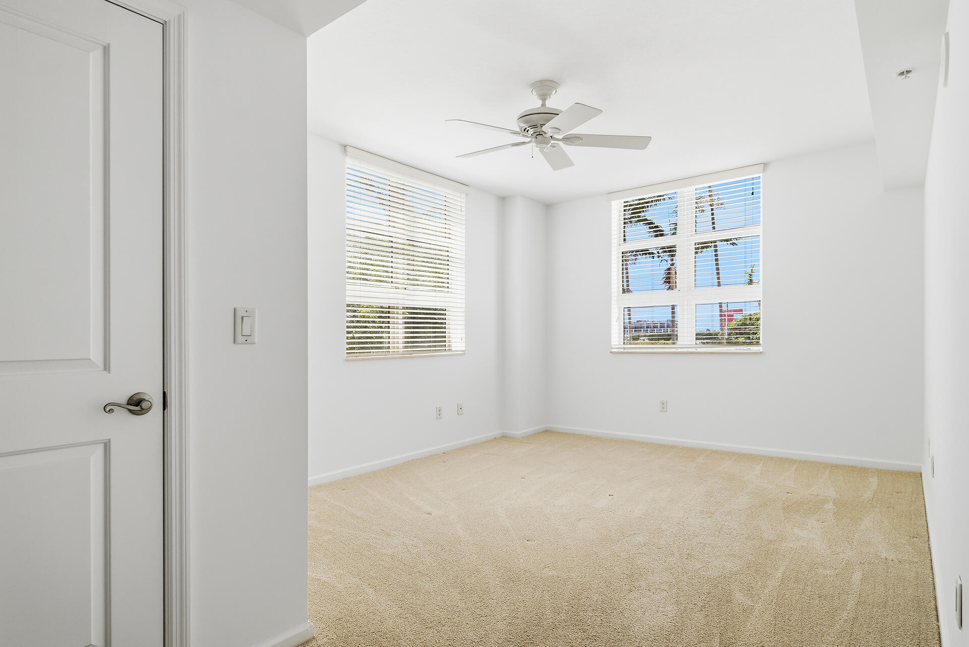 403 S Sapodilla Avenue 218 Property Photo 11