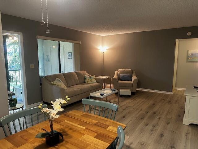 441 Pine Glen Lane C-2 Property Photo 6