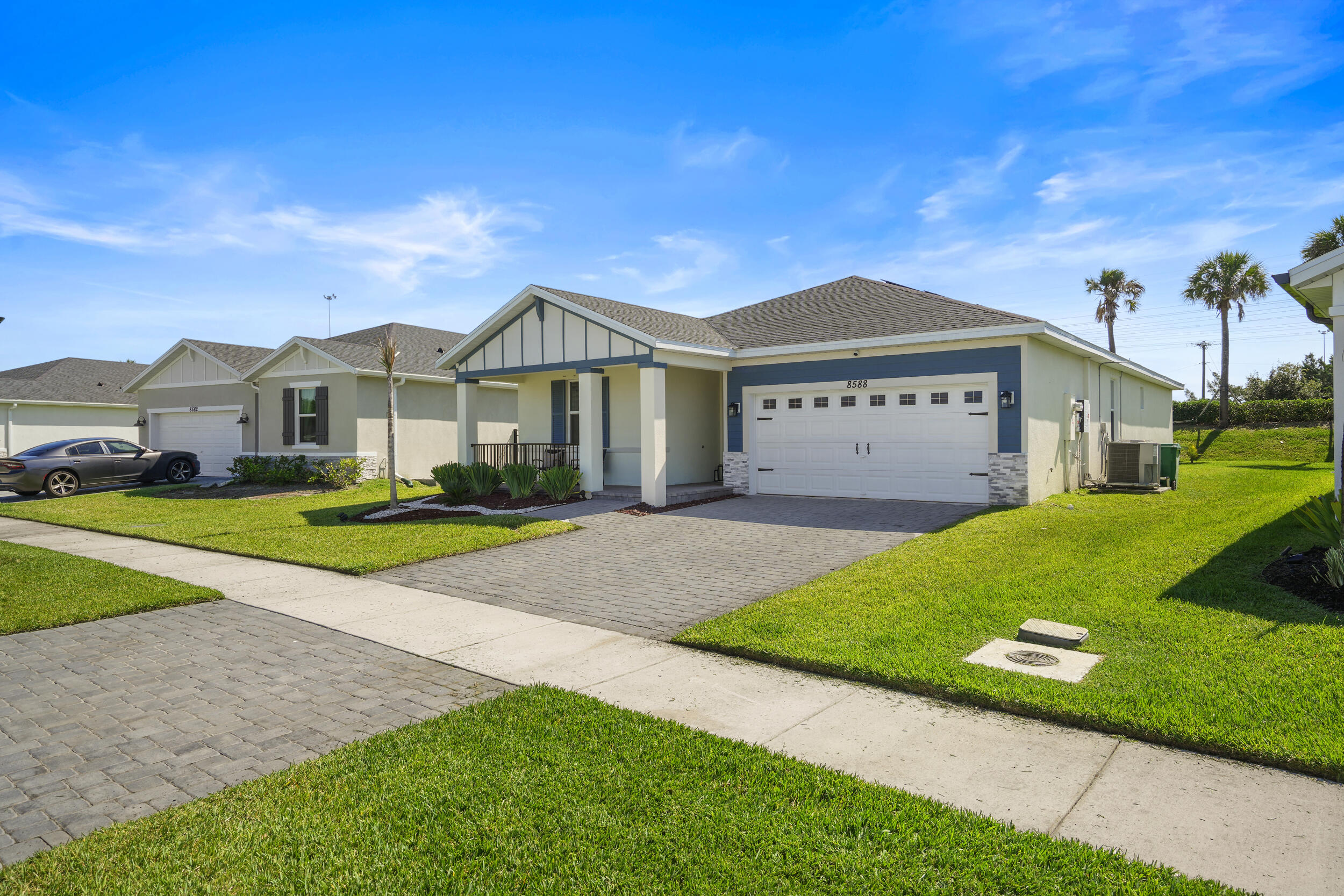 8588 Dahlia Circle Property Photo 3