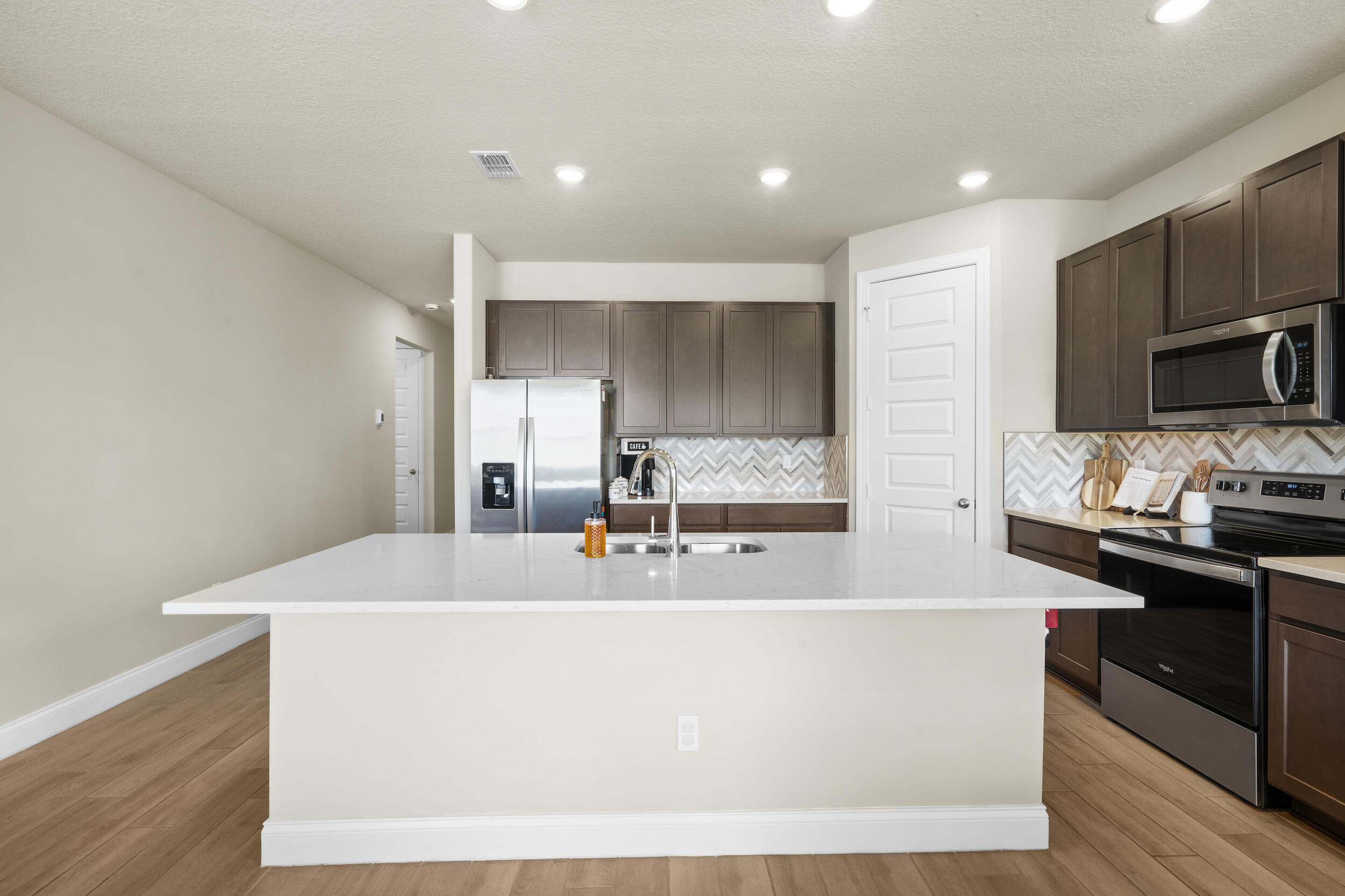 8588 Dahlia Circle Property Photo 18
