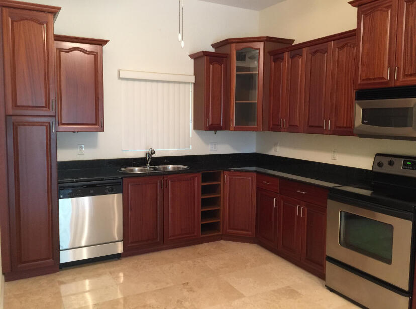 1610 Presidential Way B-305 Property Photo 5