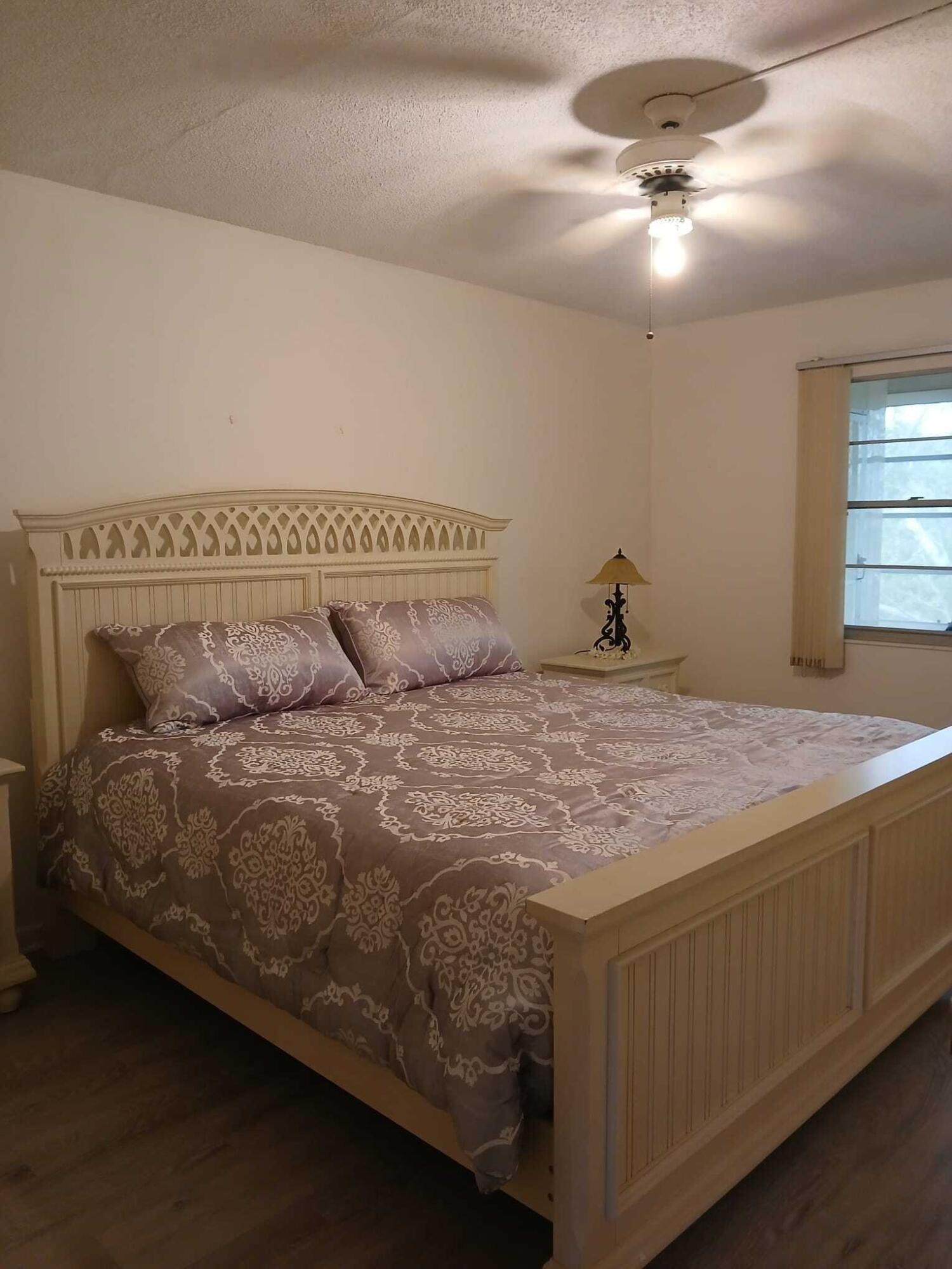 4023 Newport H Property Photo 6