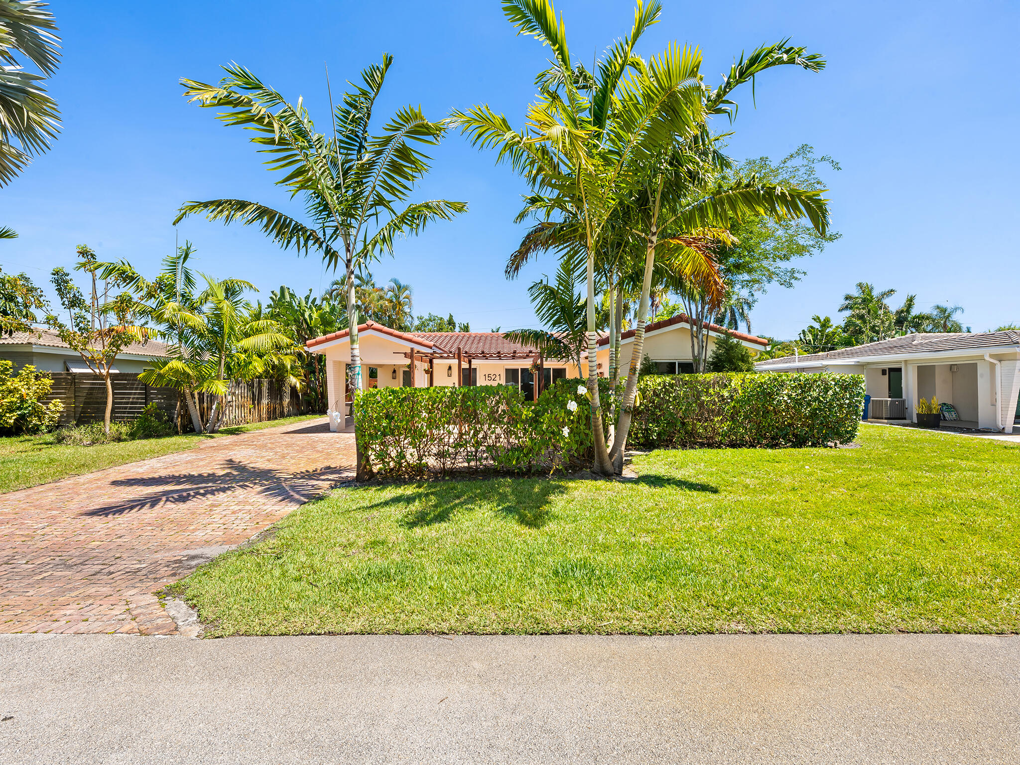 1521 NE 40th Court