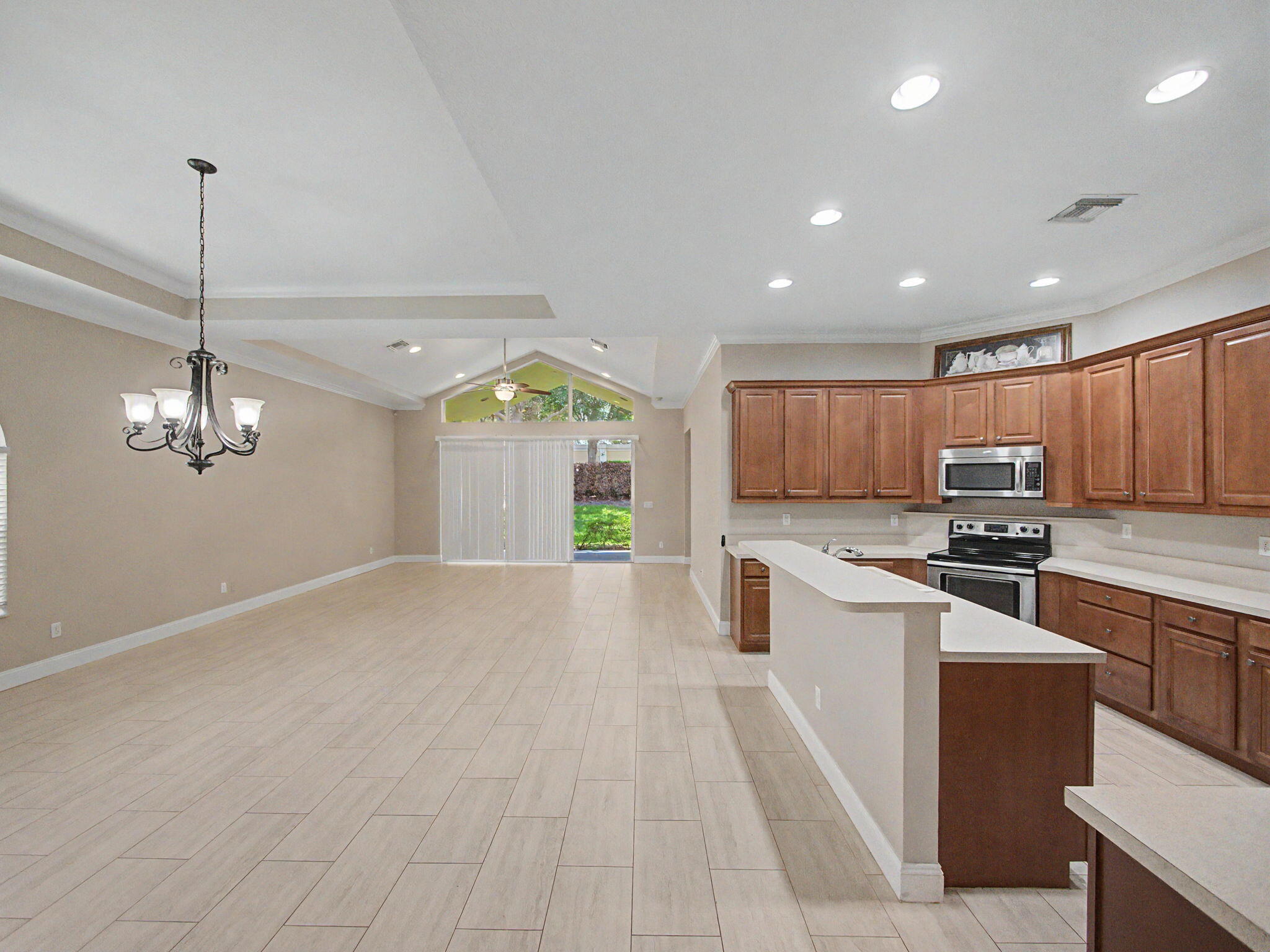 9112 Short Chip Circle Property Photo 5