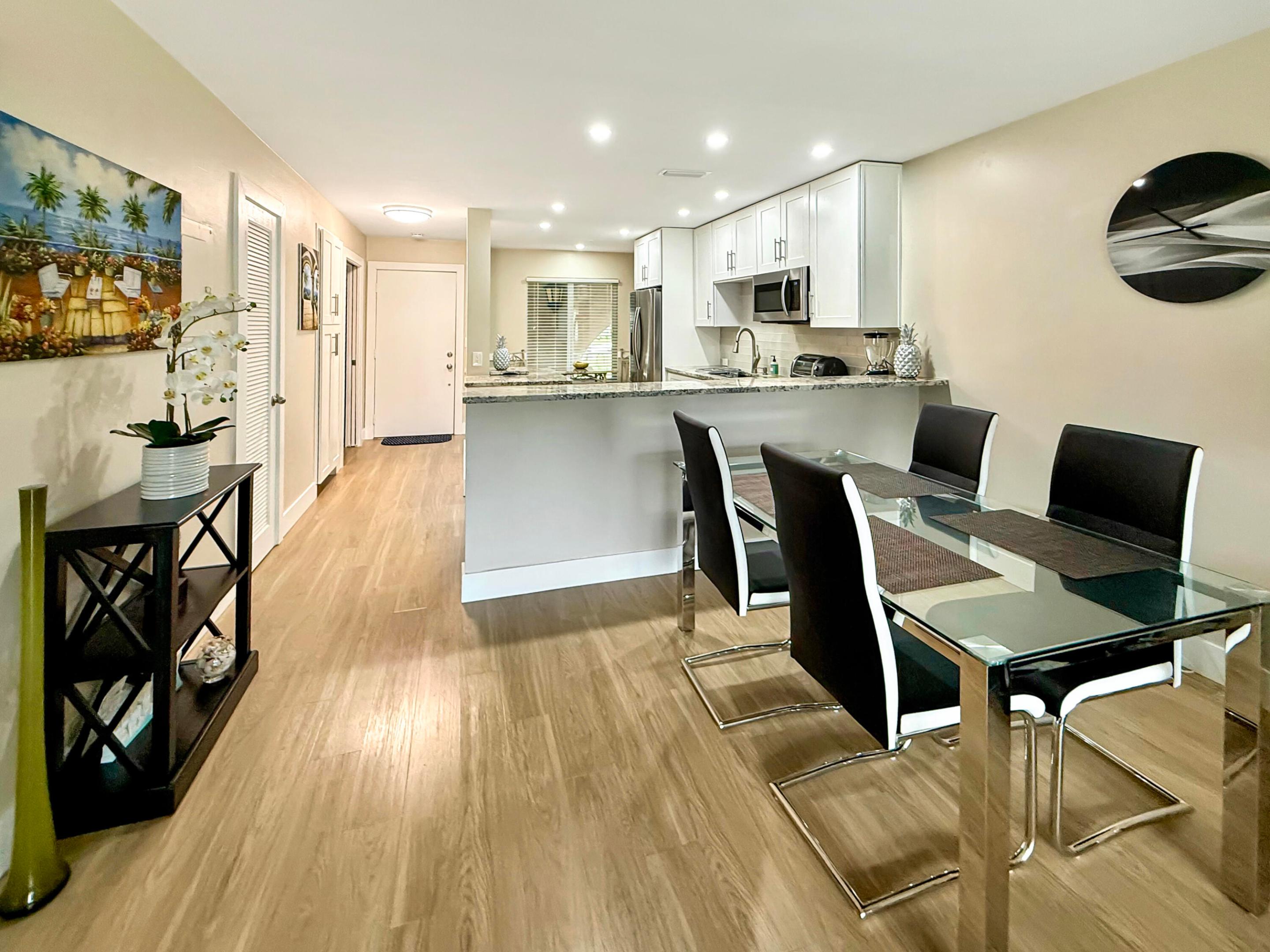 13916 Via Flora F Property Photo 4