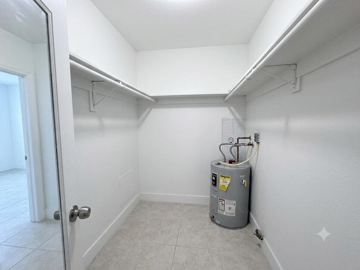 1150 E Sample Road 204 Property Photo 12