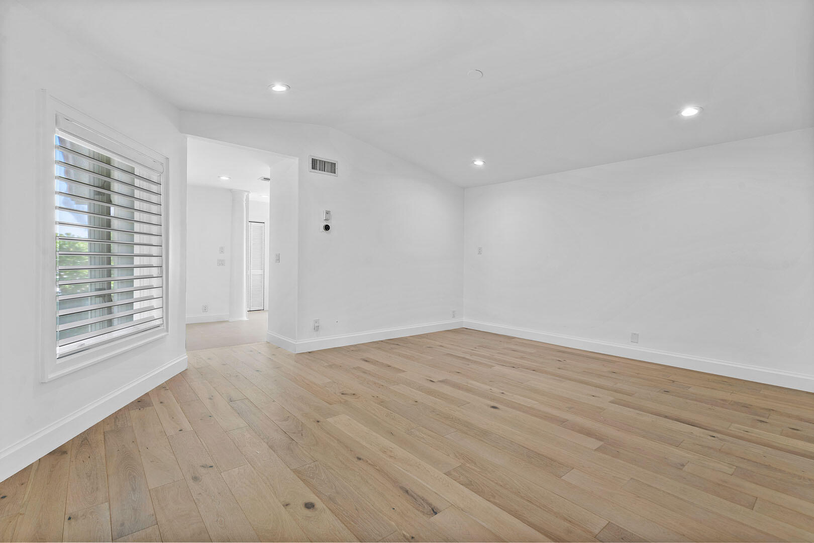 1251 Thatch Palm Drive Property Photo 28