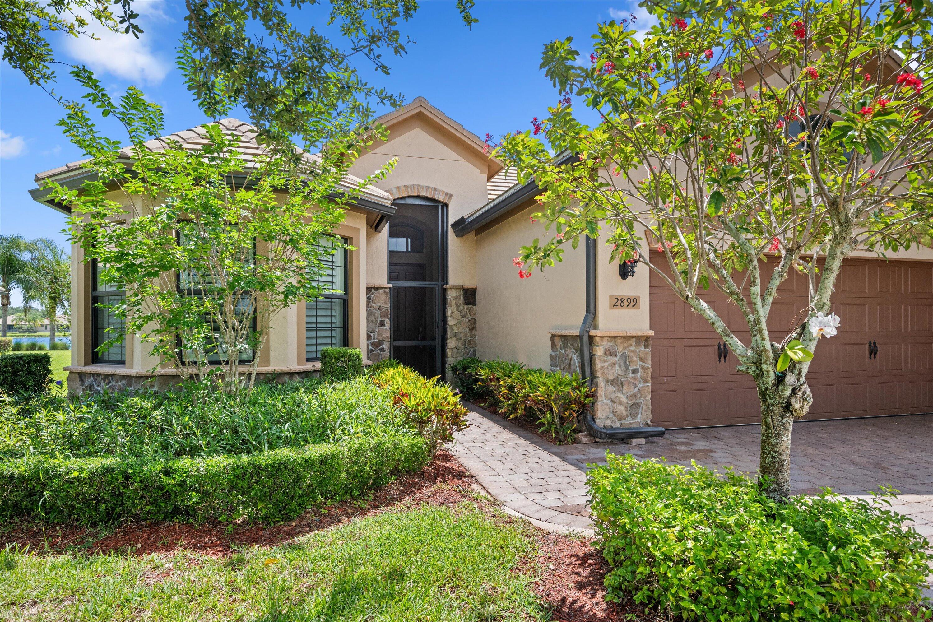 2899 Florence Street Property Photo 4