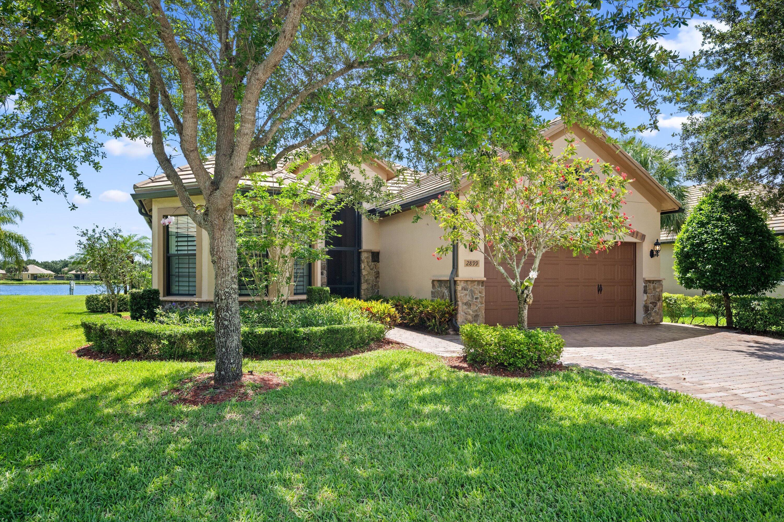 2899 Florence Street Property Photo 5