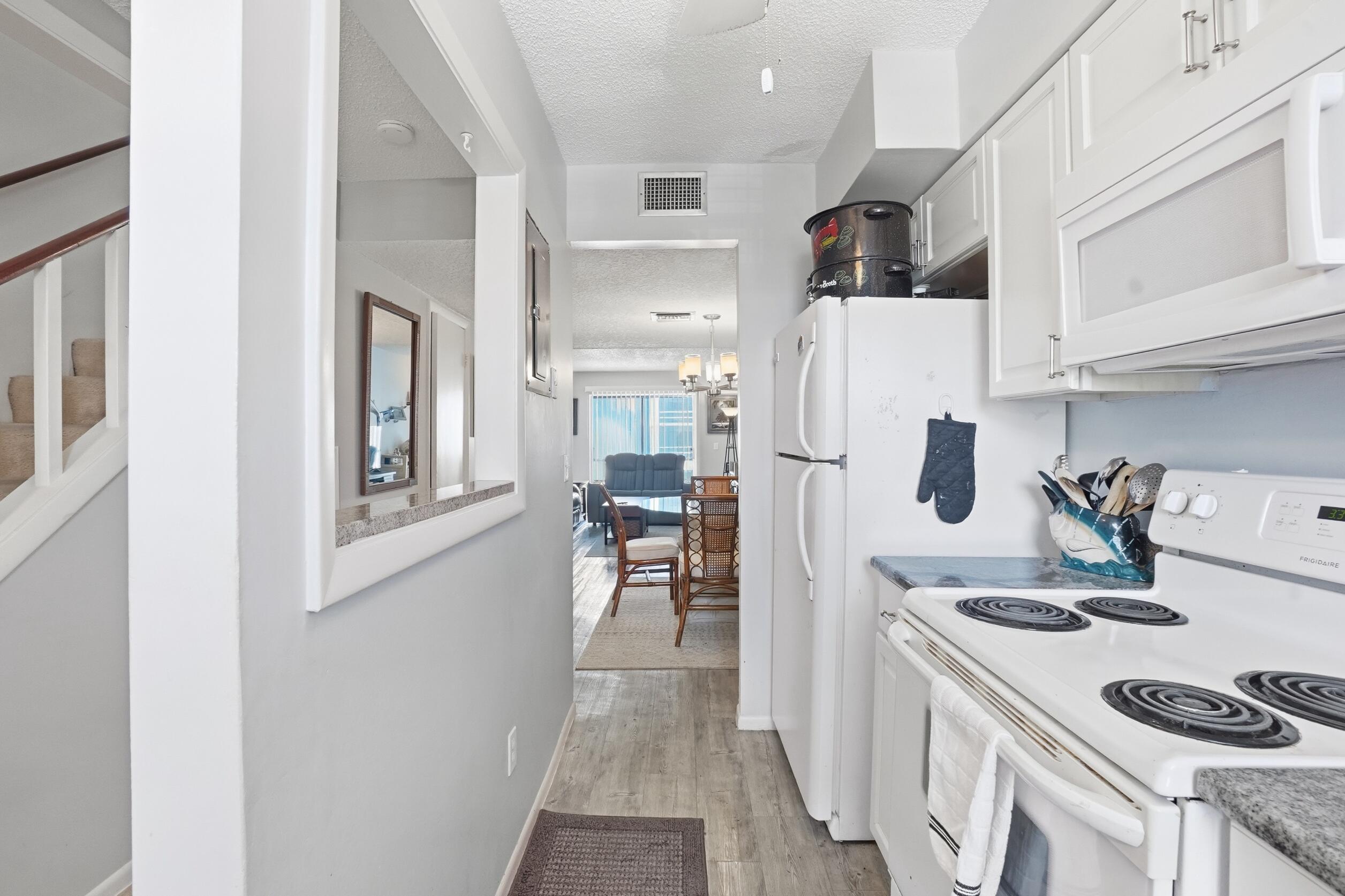 1300 Seaway Drive D6 Property Photo 6