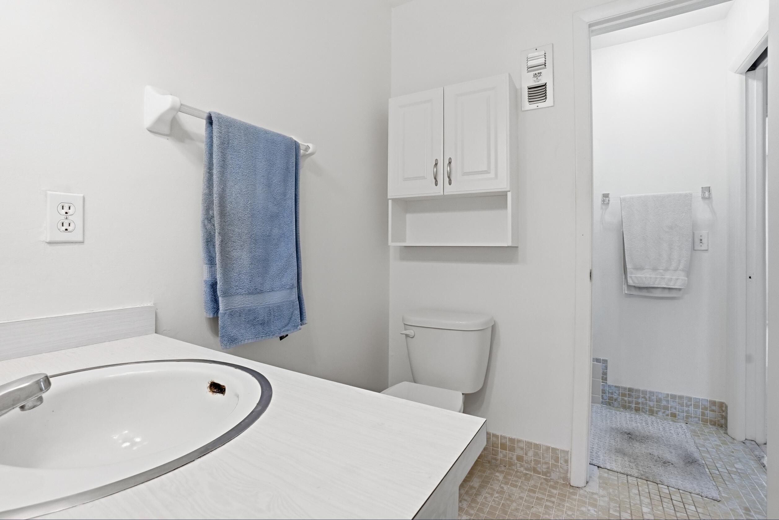 1300 Seaway Drive D6 Property Photo 23