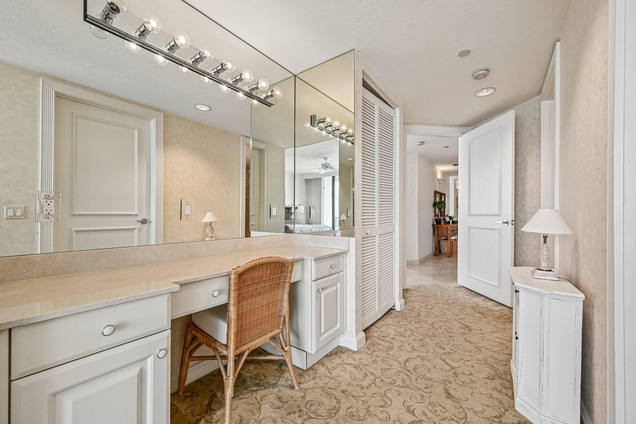 800 Ocean Drive 1105 Property Photo 29