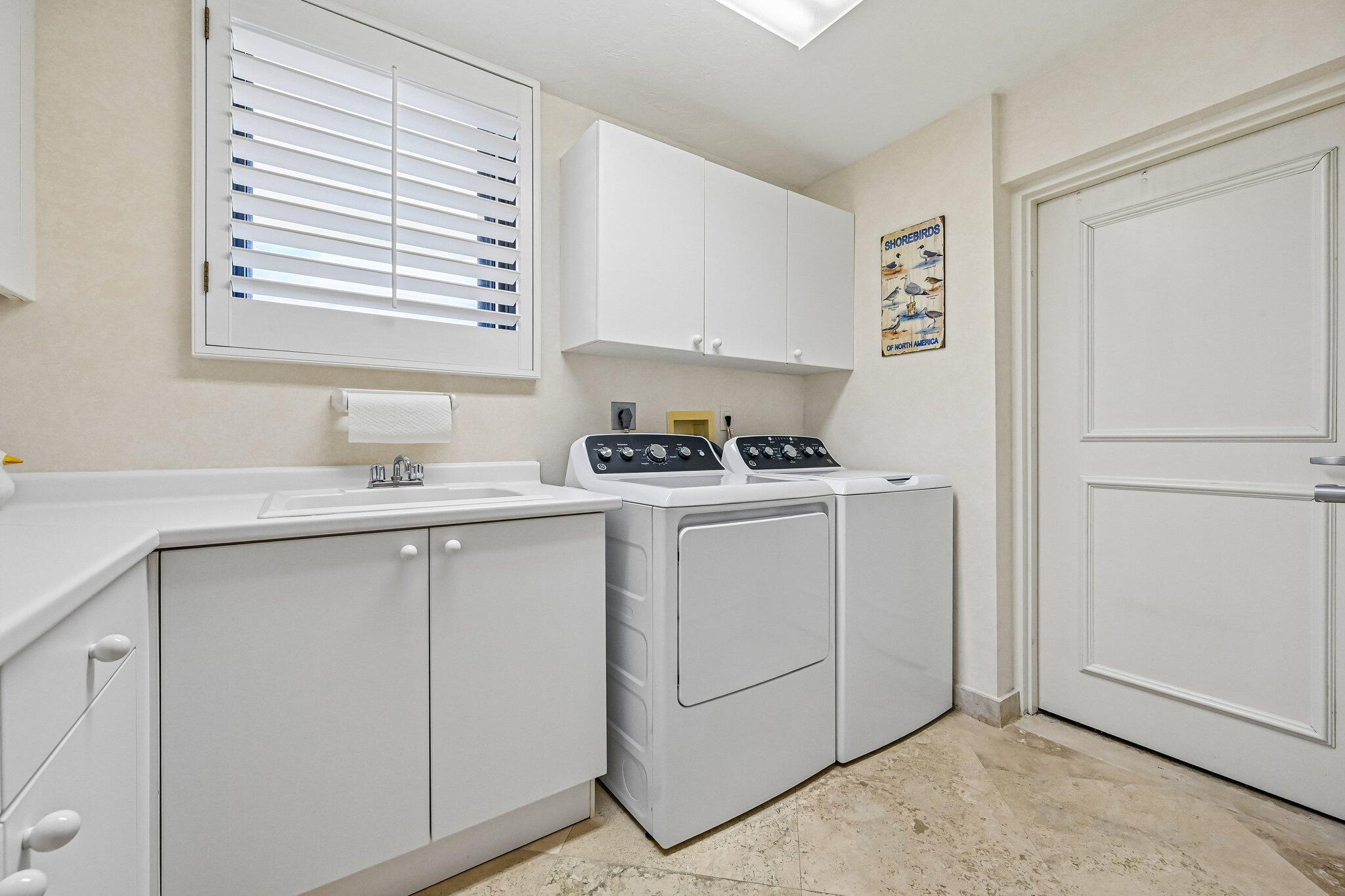 800 Ocean Drive 1105 Property Photo 39