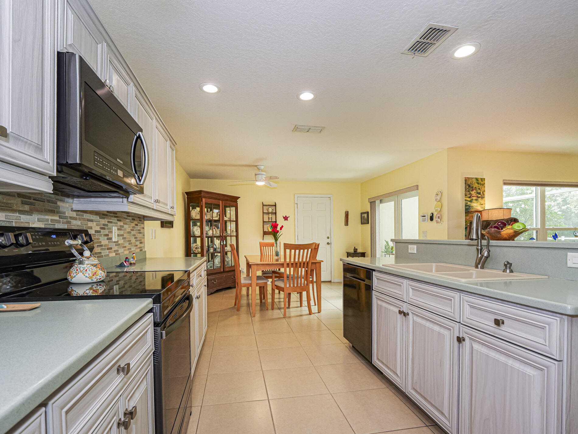 1838 Pointe West Way Property Photo 13