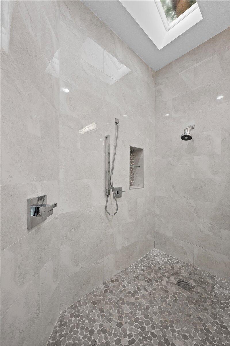 169 Hampton Circle Property Photo 16