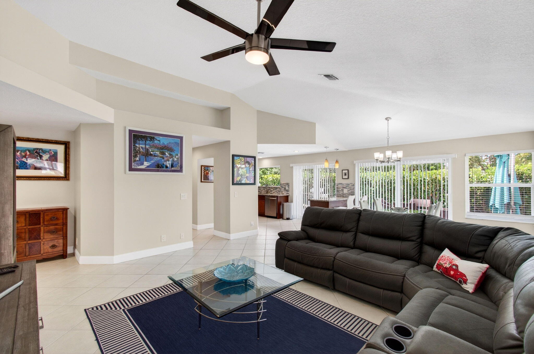 2034 Nw 52nd Street Property Photo 6