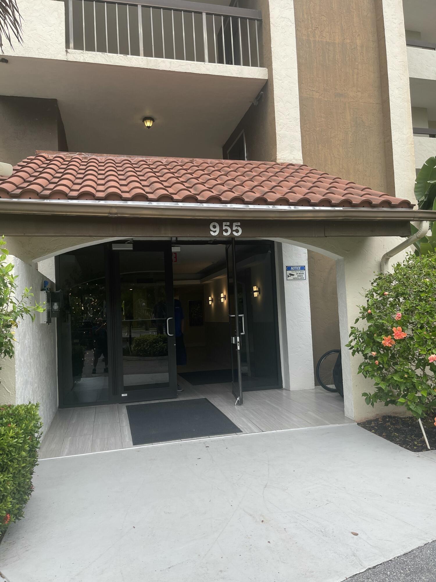 955 Egret Circle 411
