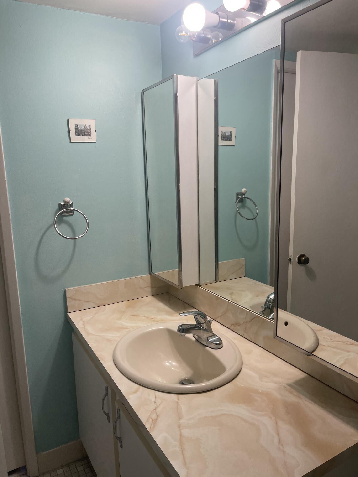 955 Egret Circle 411 Property Photo 29