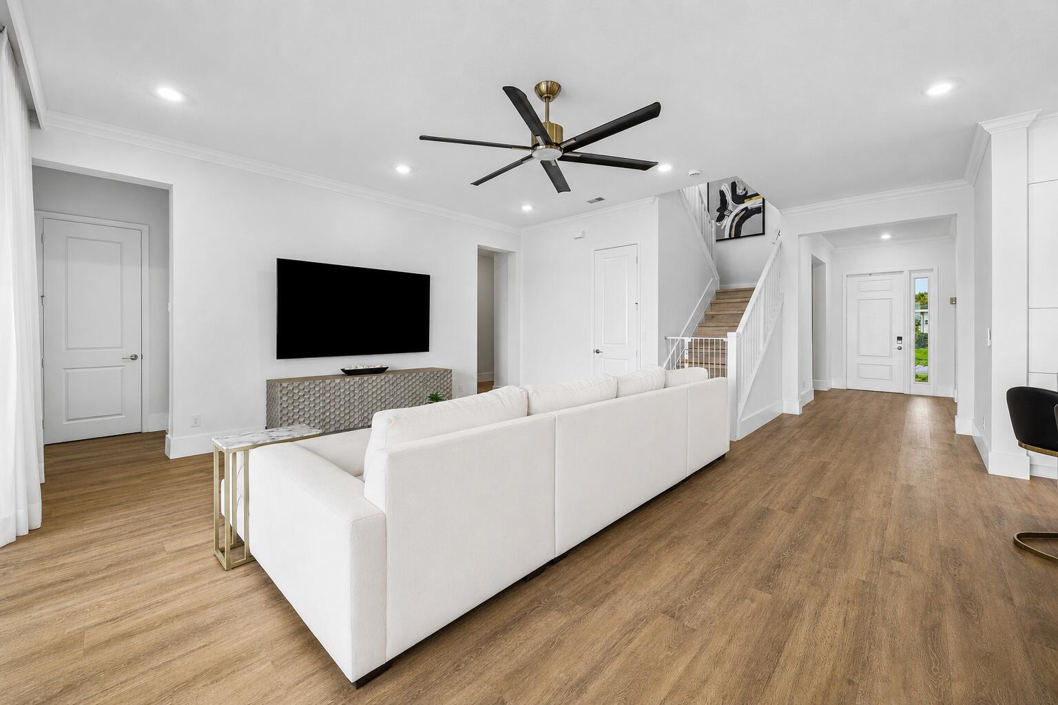 655 Hookline Circle Property Photo 19
