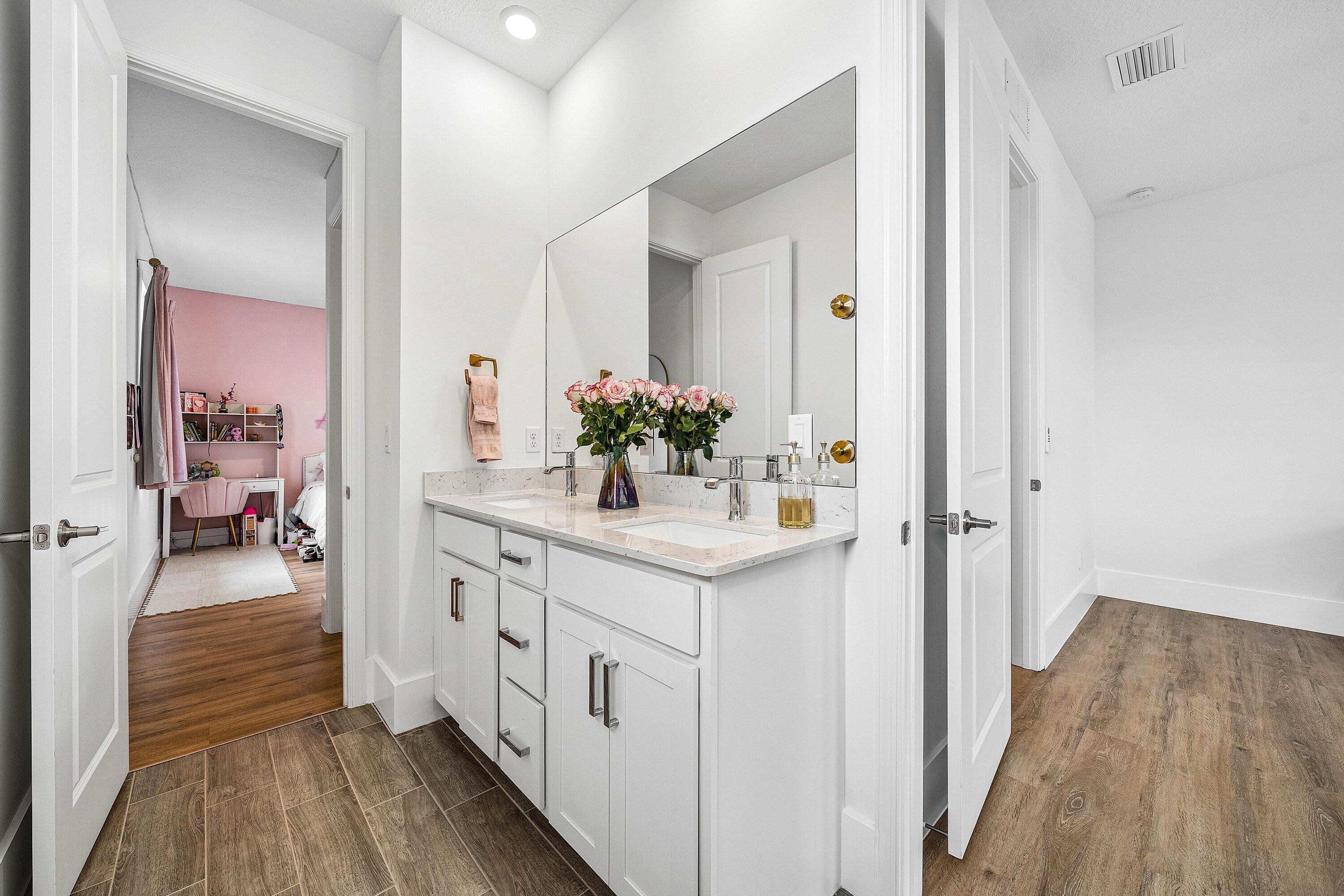 655 Hookline Circle Property Photo 35
