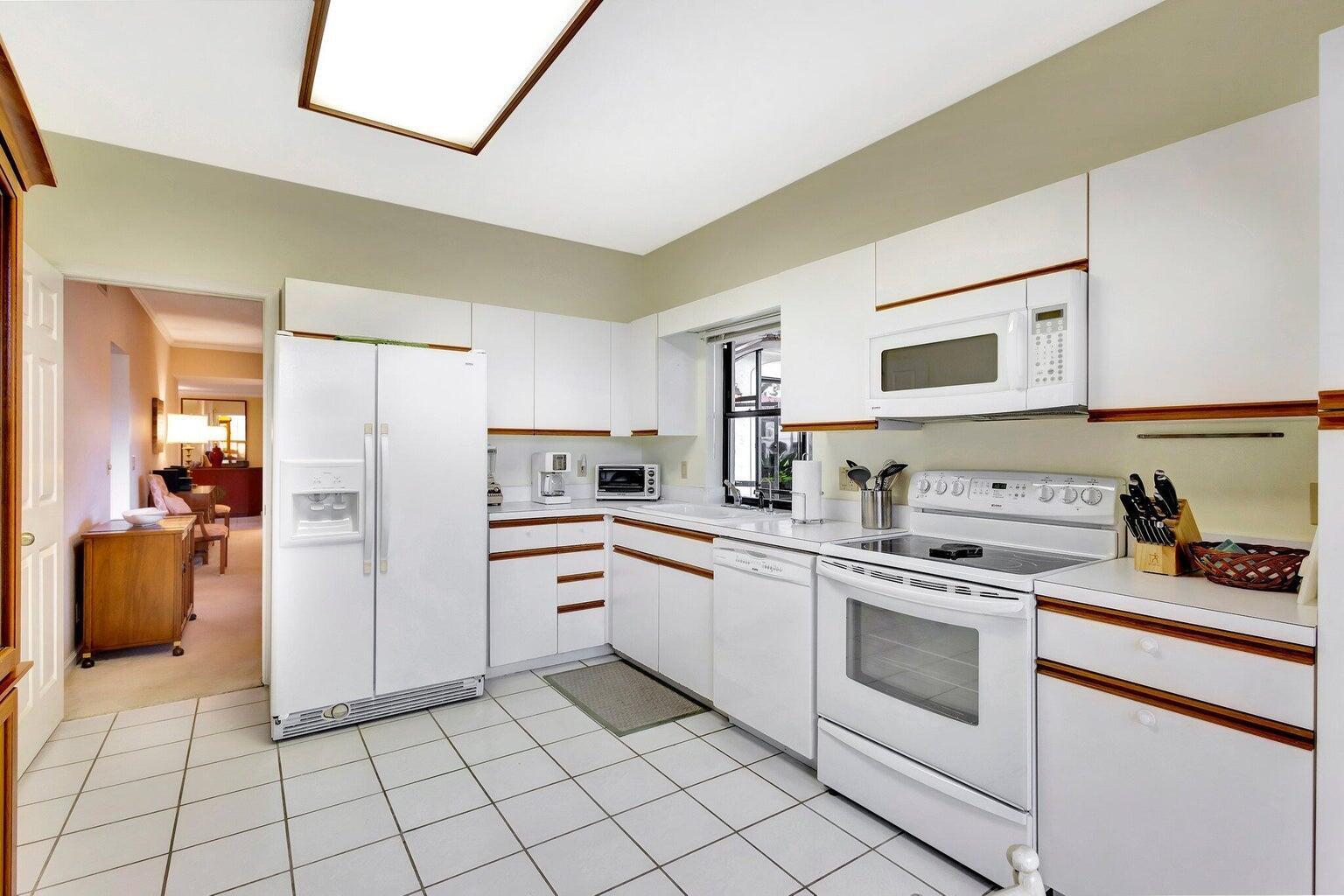 16050 W Bay Drive 151 Property Photo 9