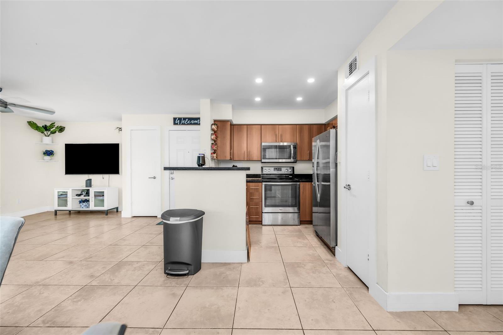1275 Crystal Way G Property Photo 5