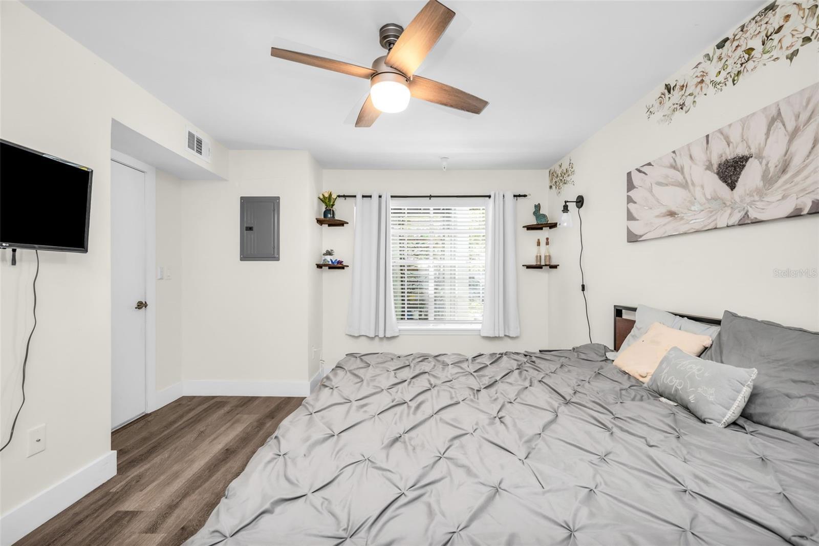 1275 Crystal Way G Property Photo 14