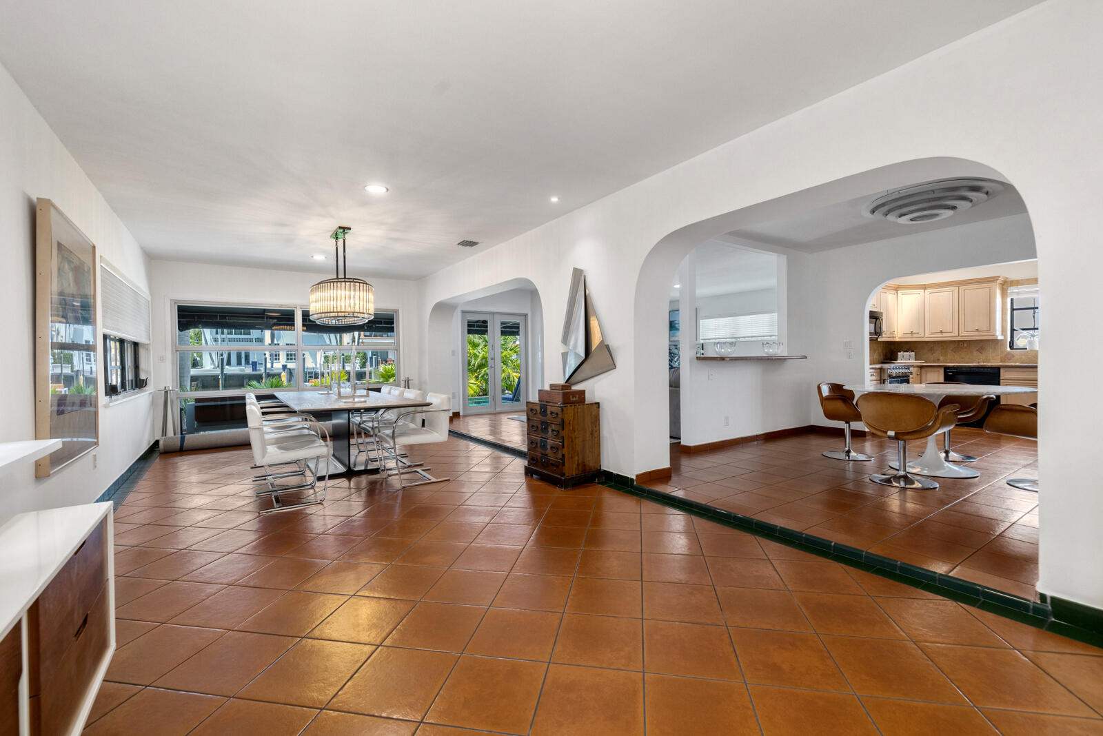 325 Coconut Isle Drive Property Photo 14