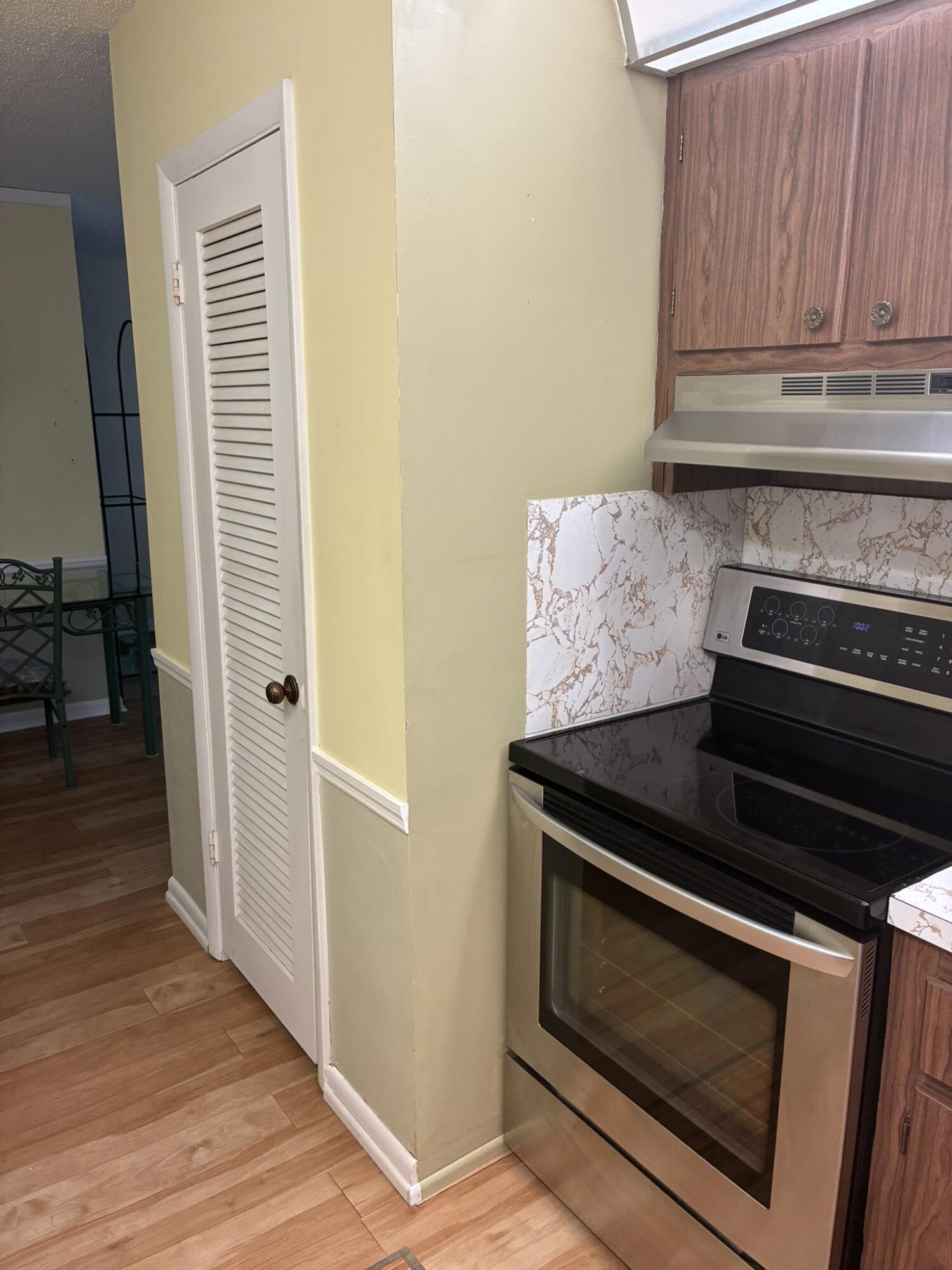 659 W Oakland Park Boulevard 204-c Property Photo 5