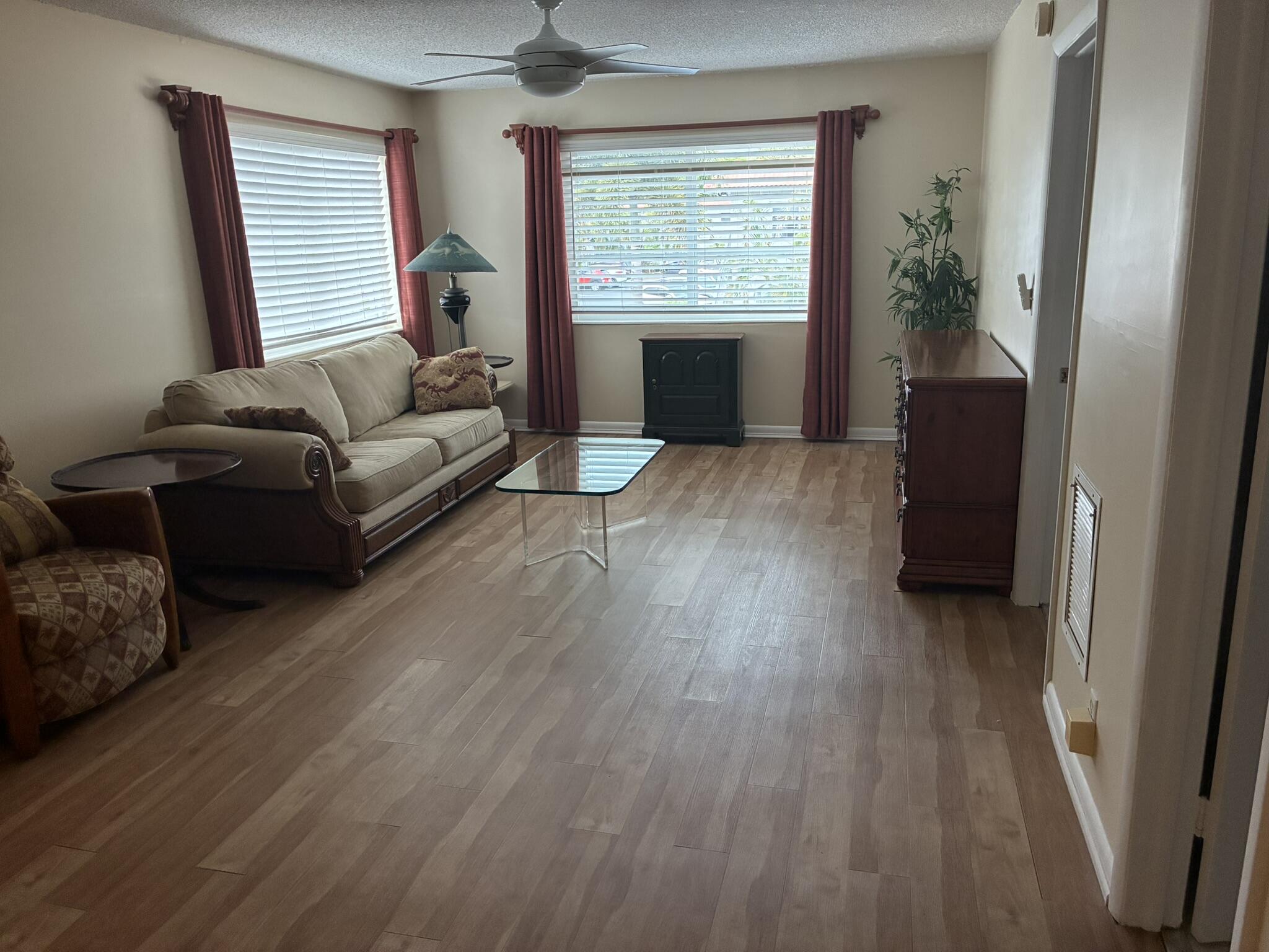 659 W Oakland Park Boulevard 204-c Property Photo 6