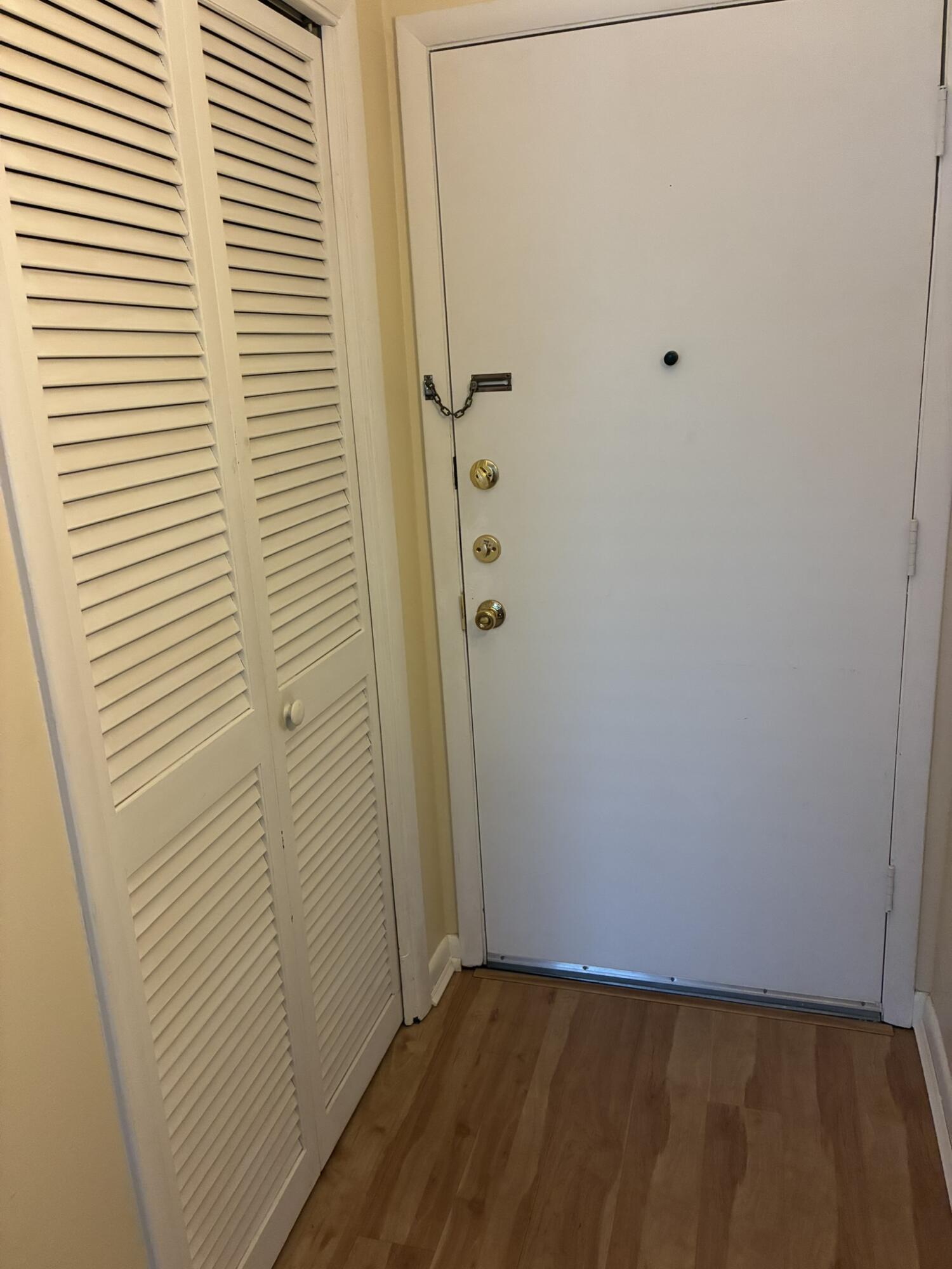 659 W Oakland Park Boulevard 204-c Property Photo 9