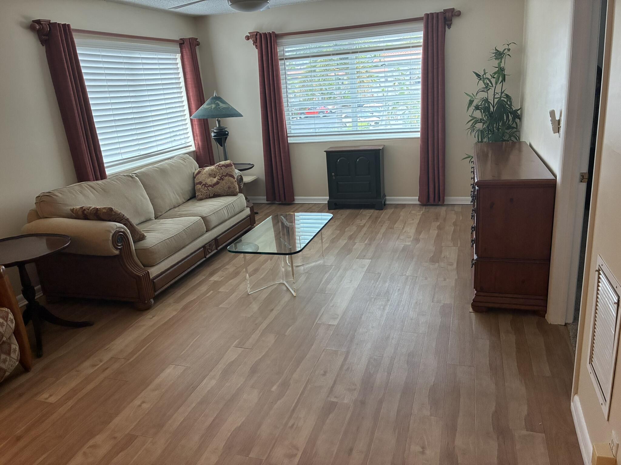 659 W Oakland Park Boulevard 204-c Property Photo 10