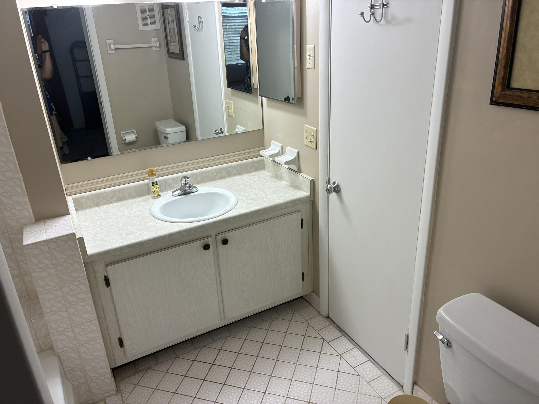 659 W Oakland Park Boulevard 204-c Property Photo 15