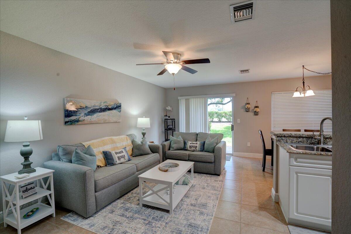 6633 Old Farm Trail Property Photo 4