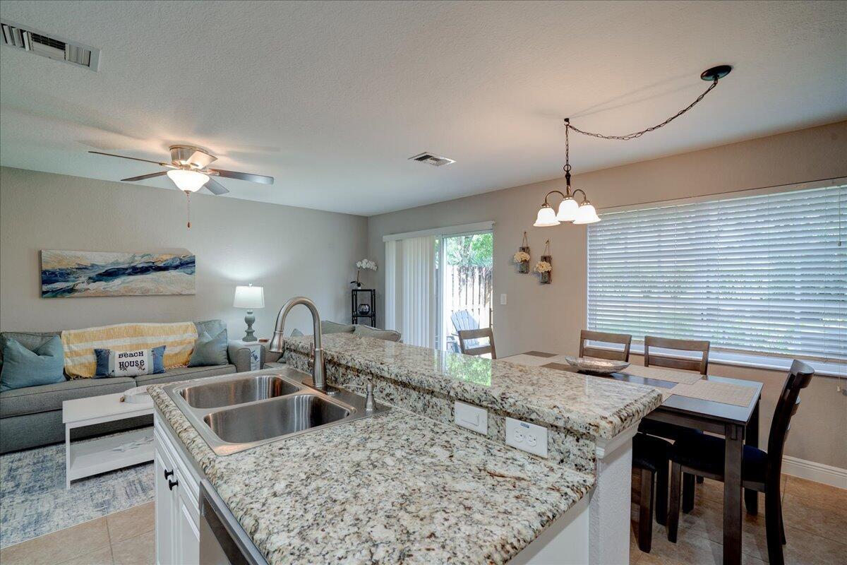 6633 Old Farm Trail Property Photo 9