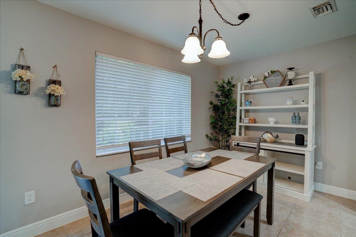 6633 Old Farm Trail Property Photo 10