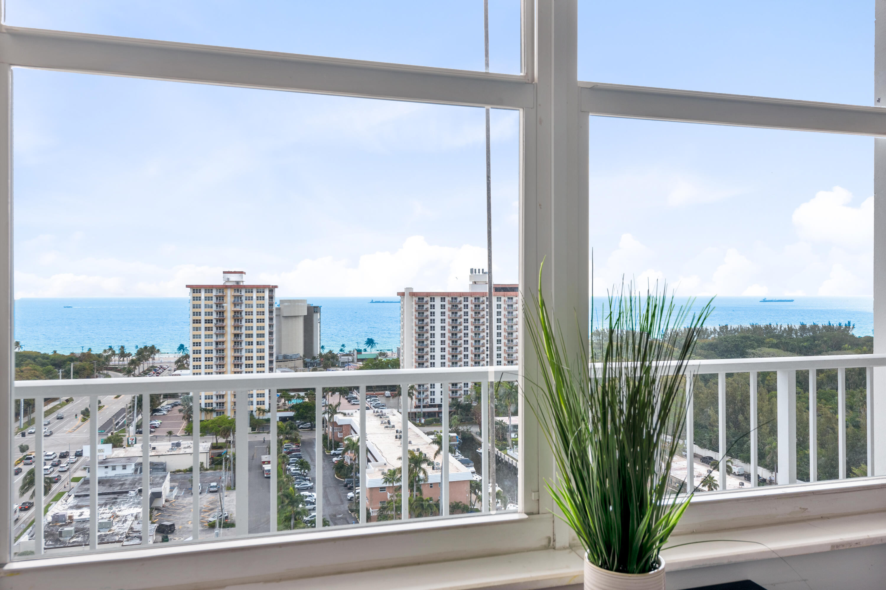 2800 E Sunrise Boulevard 19d Property Photo 3