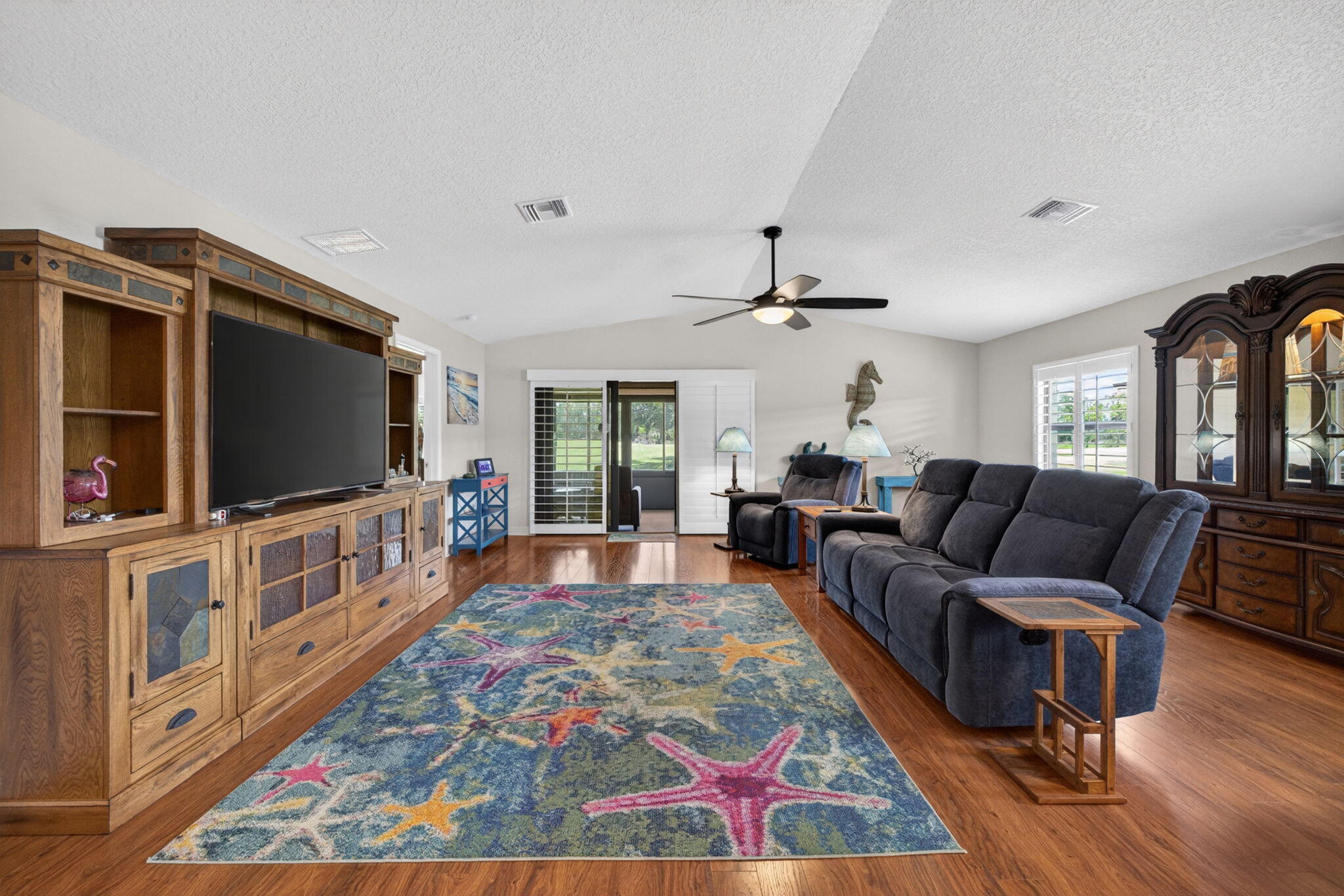 6456 Alemendra Street Property Photo 14