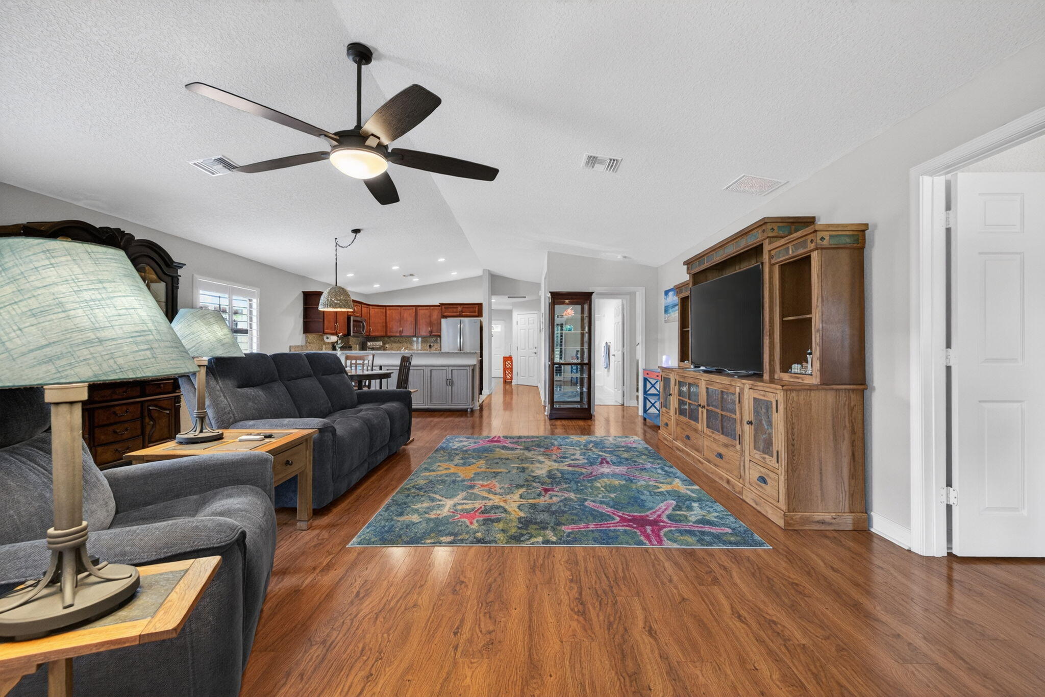 6456 Alemendra Street Property Photo 15