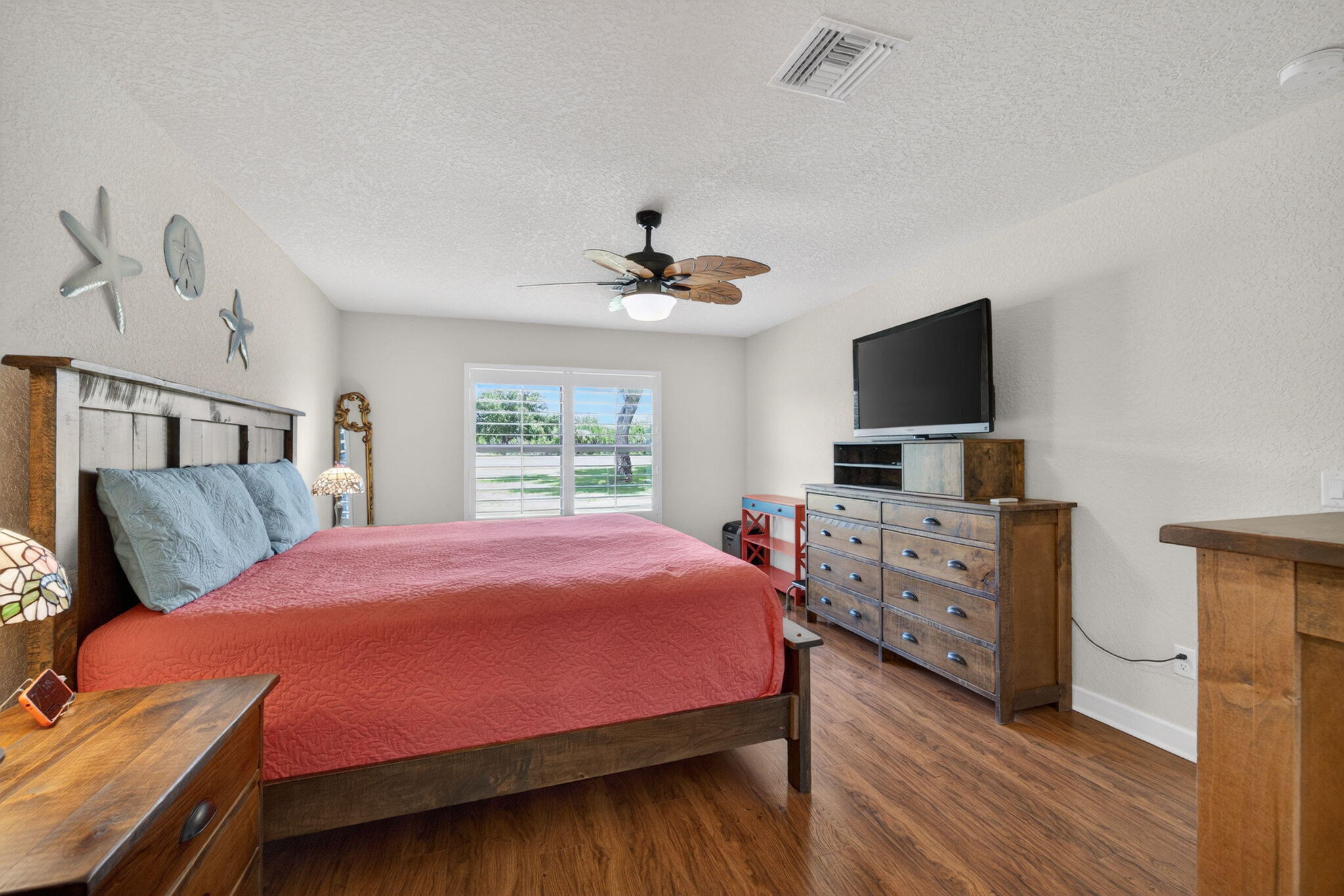 6456 Alemendra Street Property Photo 19