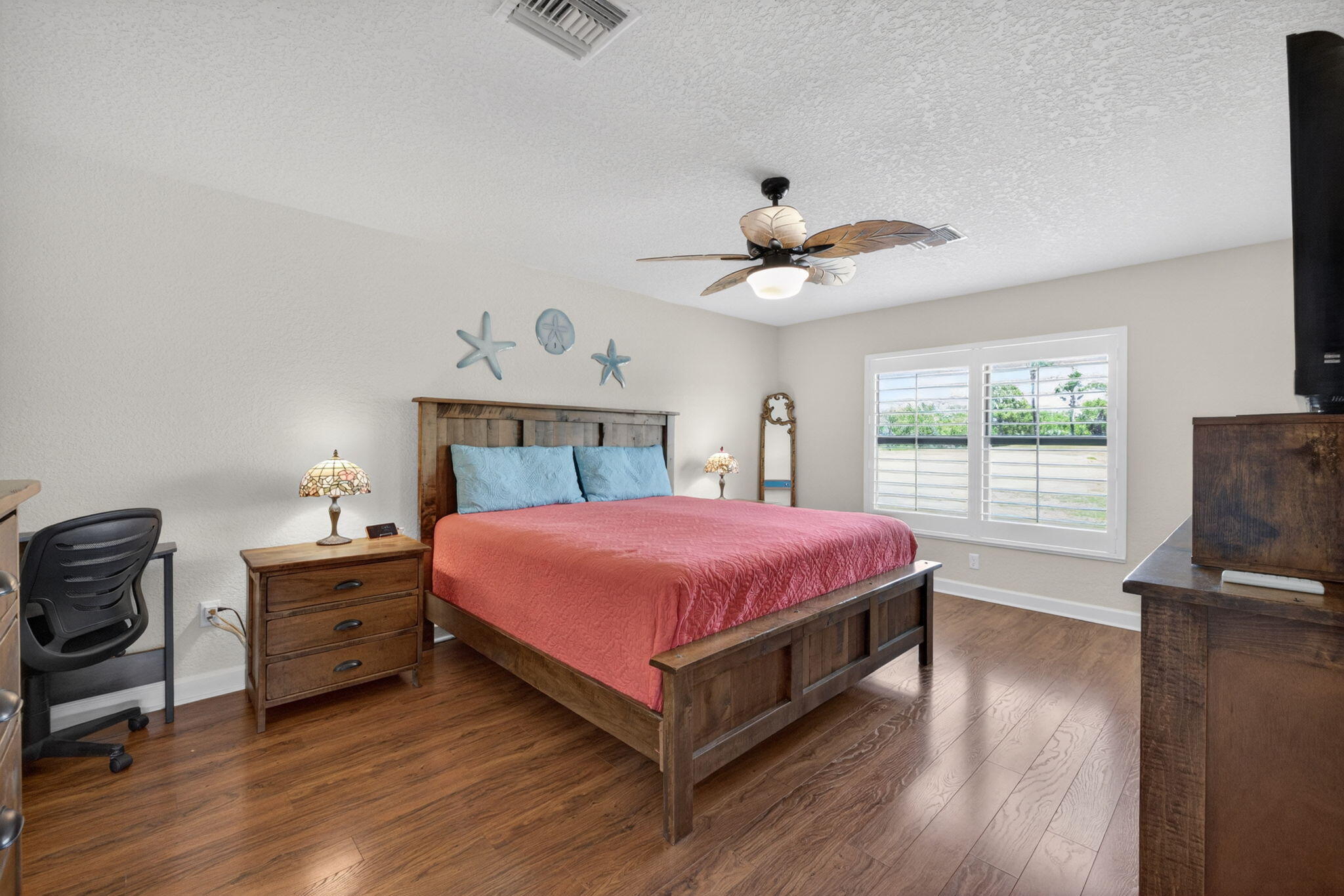 6456 Alemendra Street Property Photo 20